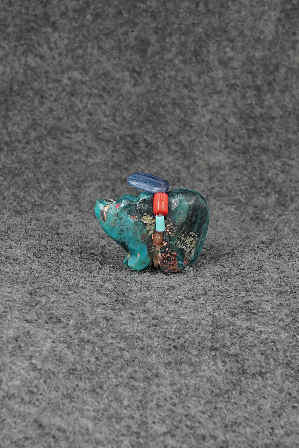 Bear Zuni Fetish Carving - James Panteah