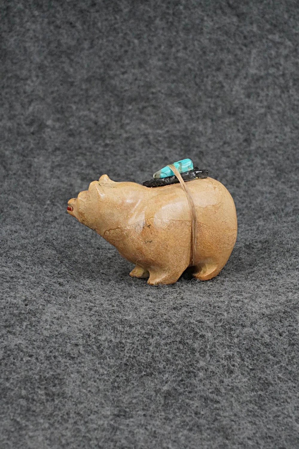 Bear Zuni Fetish Carving - Freddie Leekya