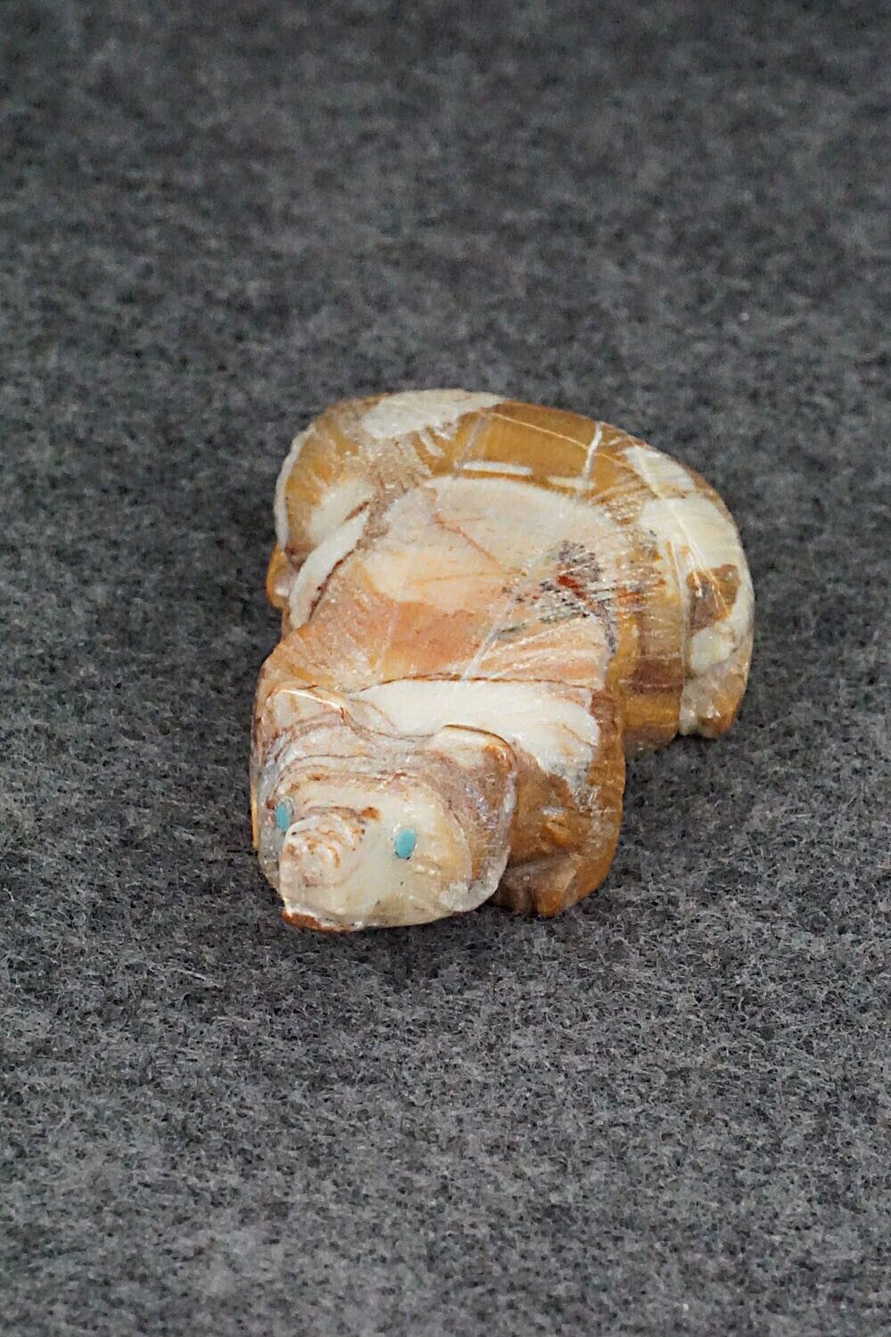 Badger Zuni Fetish Carving - Derrick Kaamasee