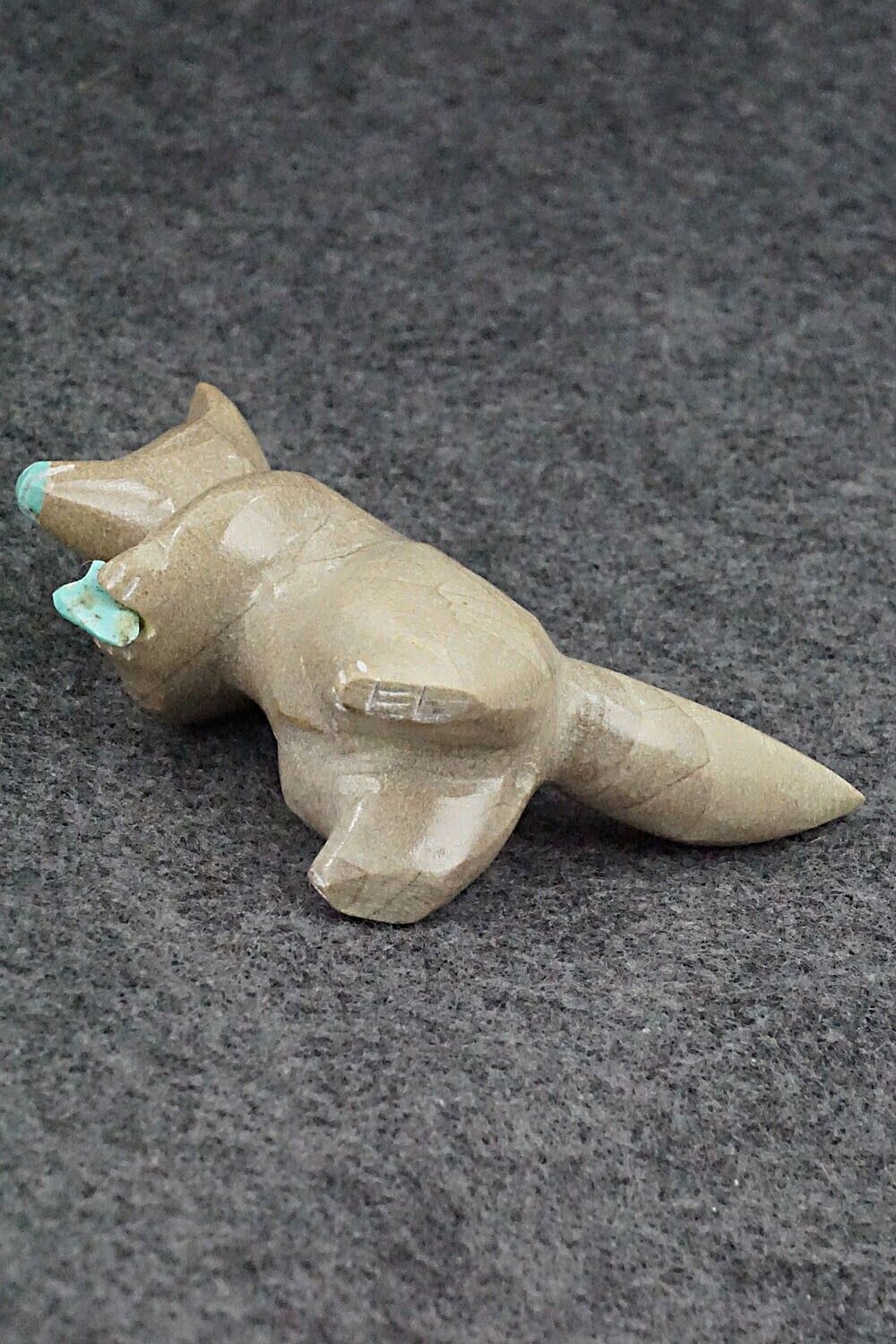 Fox Zuni Fetish Carving - Enrike Leekya