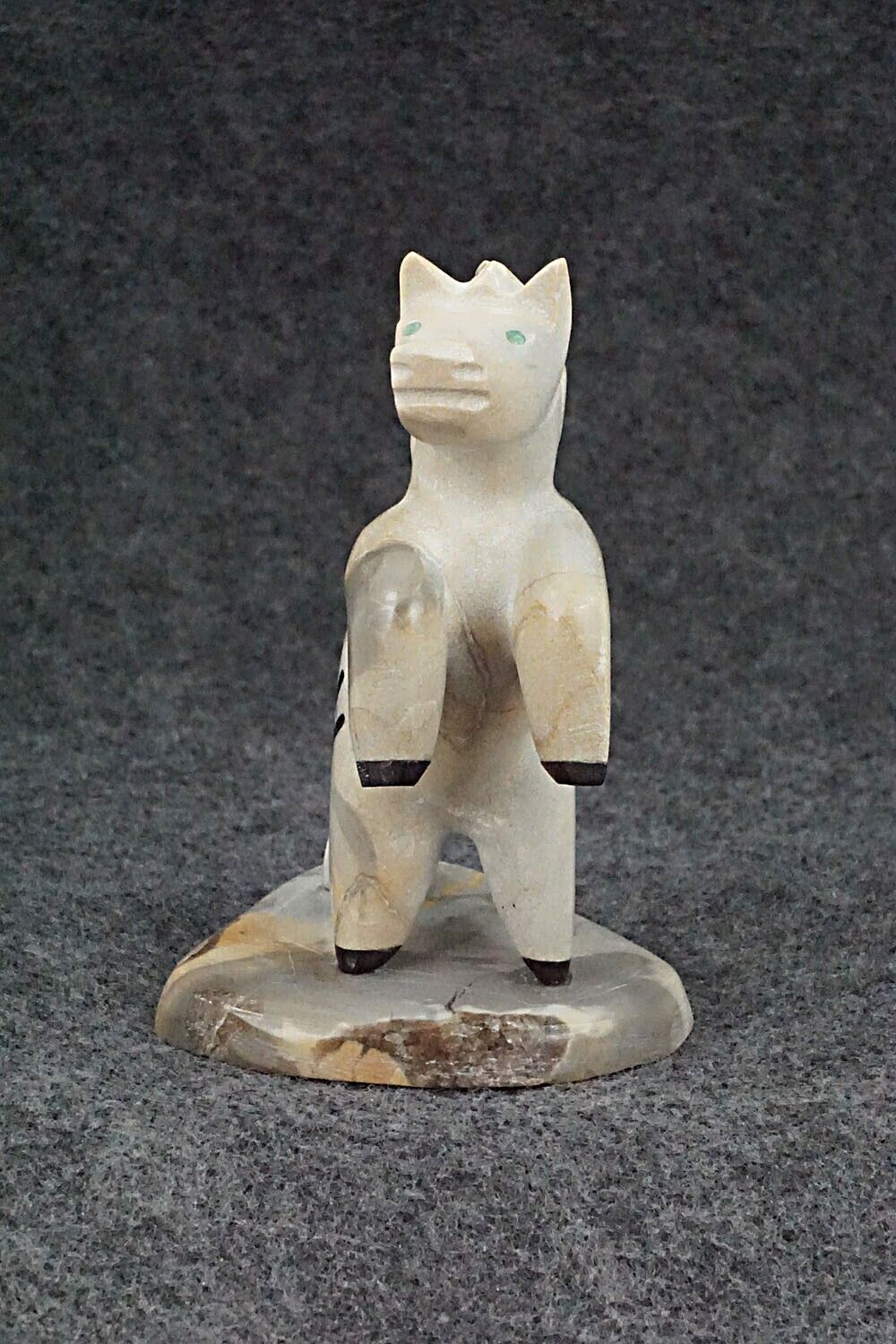 Horse Zuni Fetish Carving - Enrike Leekya