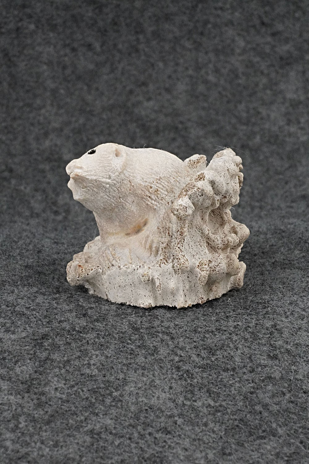 Badger Zuni Fetish Carving - Elton Kaamasee