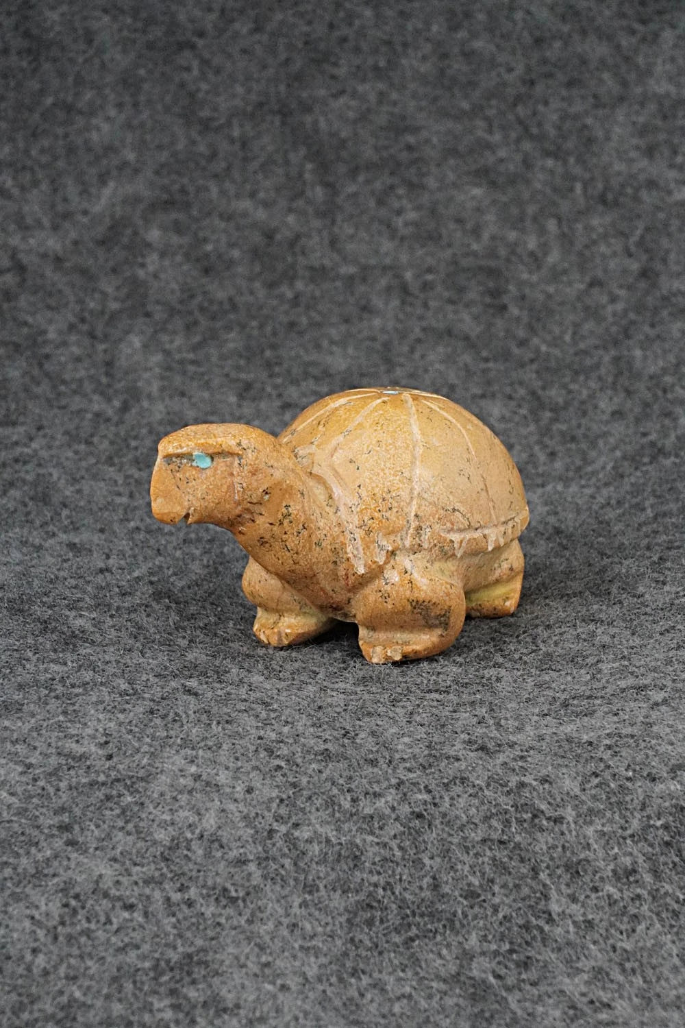 Turtle Zuni Fetish Carving - Freddie Leekya