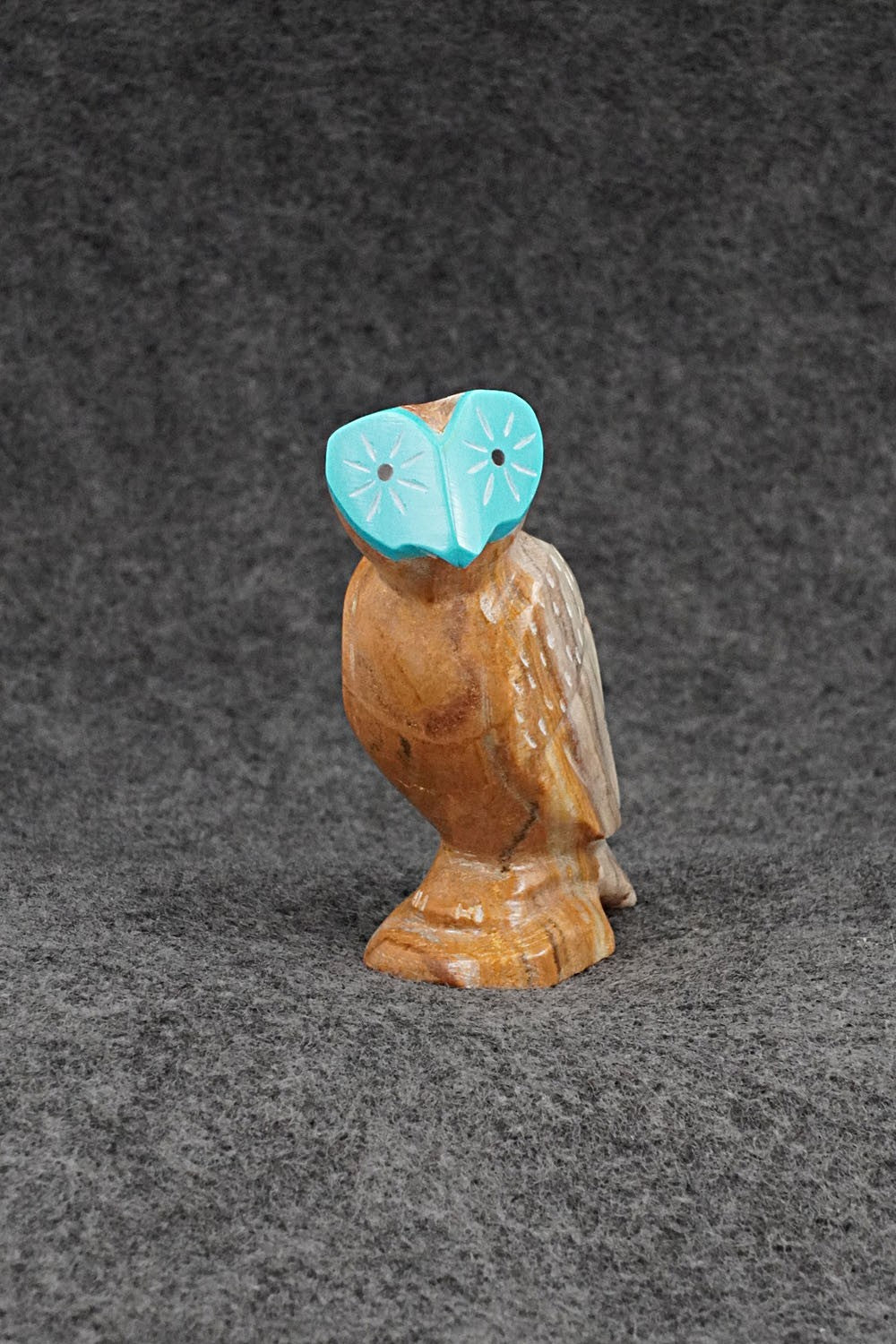 Owl Zuni Fetish Carving - Enrike Leekya