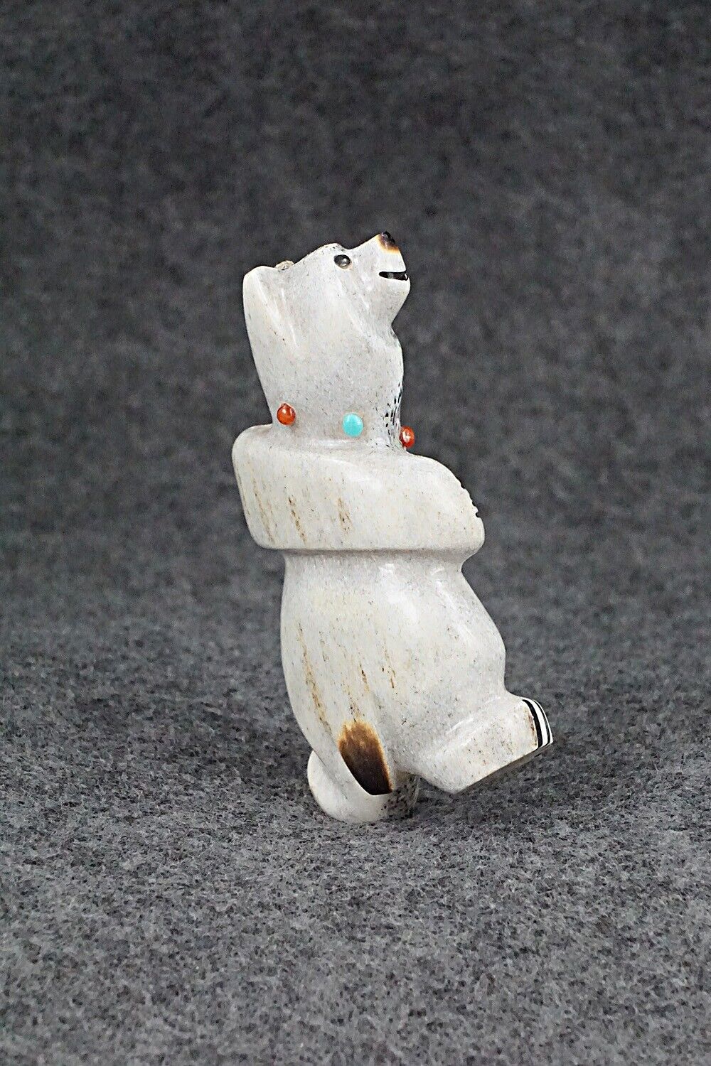 Bear Zuni Fetish Carving - Claudia Peina