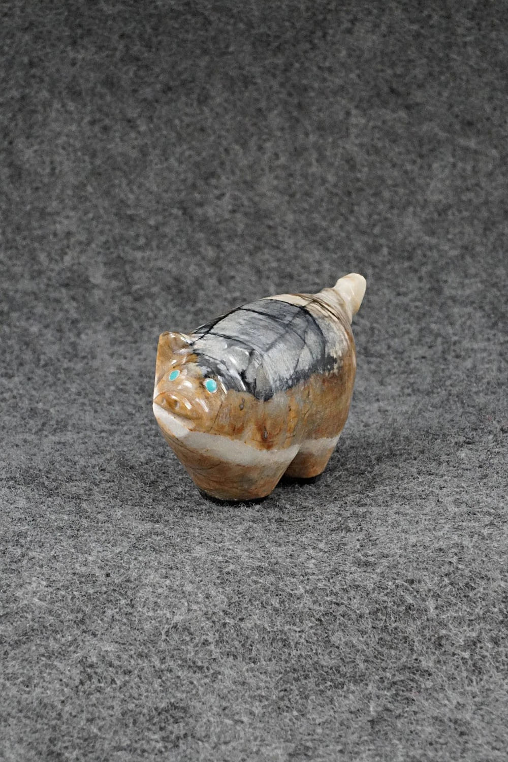 Pig Zuni Fetish Carving - Delvin Leekya