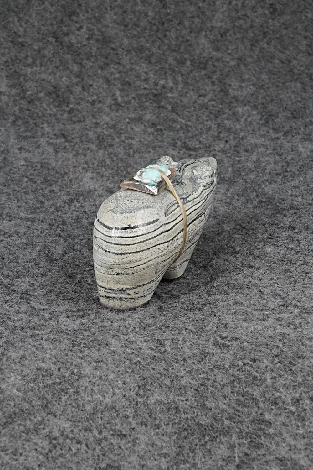 Bear Zuni Fetish Carving - Delvin Leekya