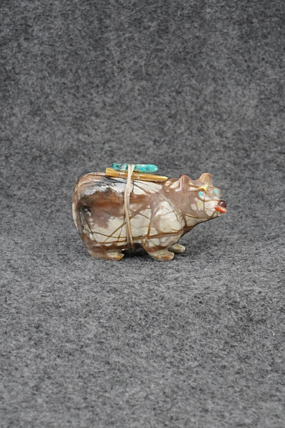 Bear Zuni Fetish Carving - Freddie Leekya