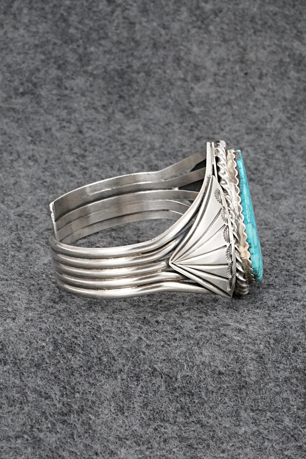 Turquoise & Sterling Silver Vintage Bracelet - Larose Ganadonegro
