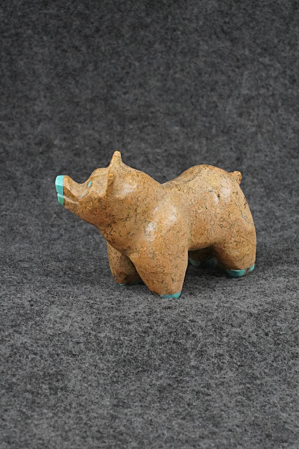 Pig Zuni Fetish Carving - Freddie Leekya