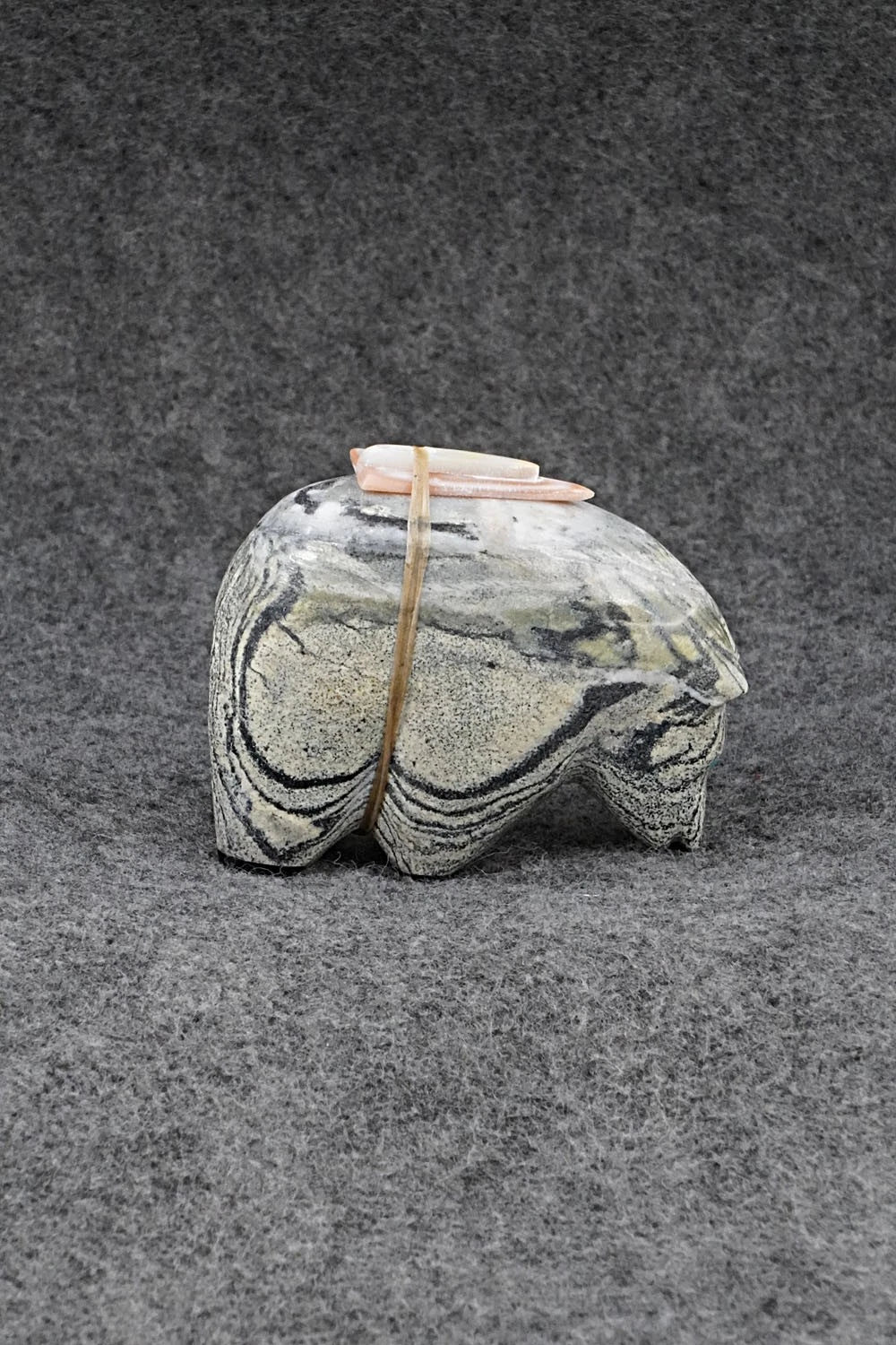 Bear Zuni Fetish Carving - Delvin Leekya