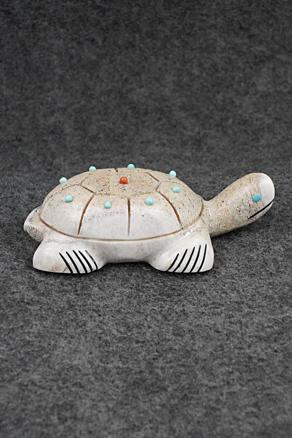 Turtle Zuni Fetish Carving - Claudia Peina