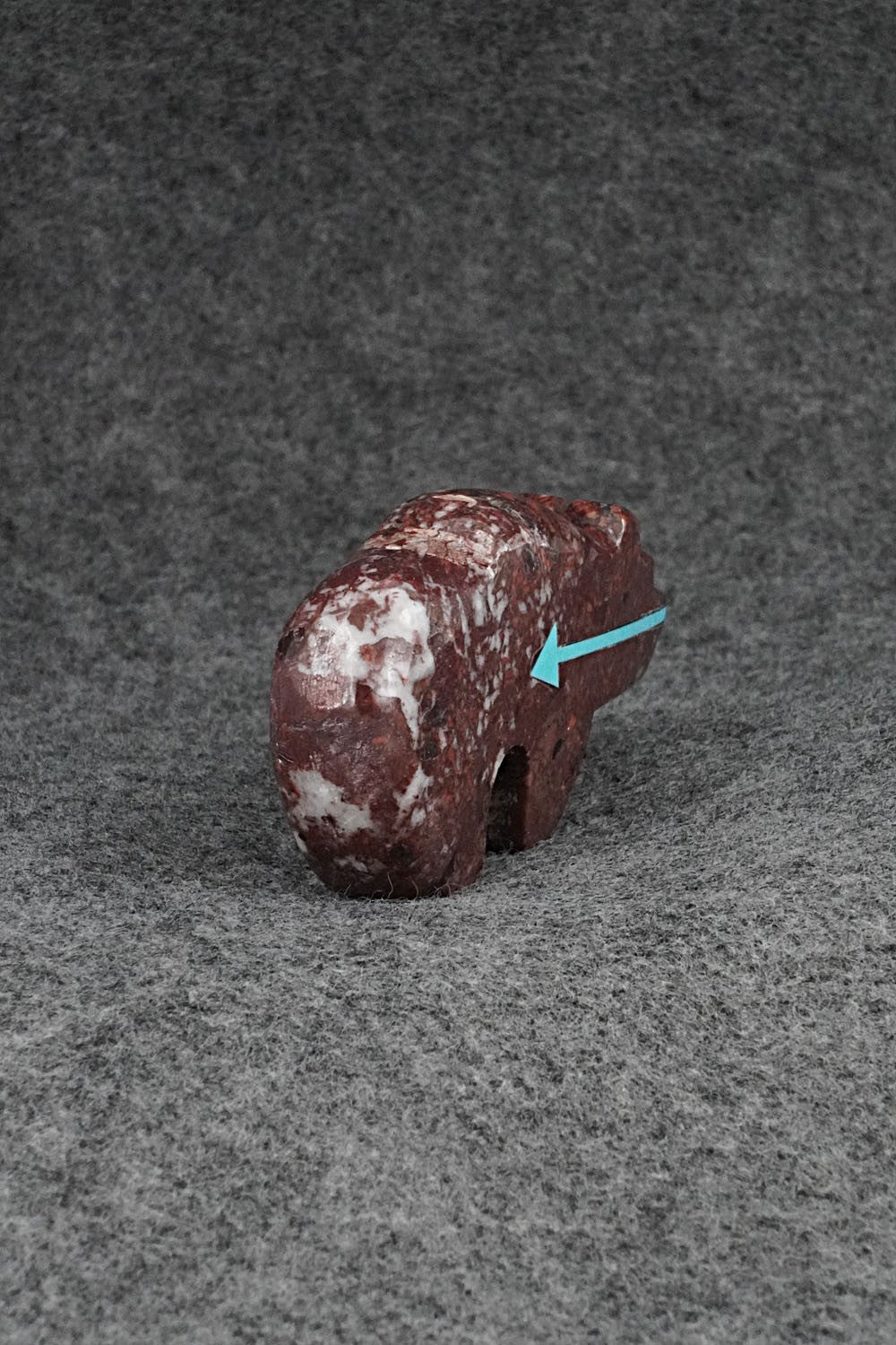 Bear Zuni Fetish Carving - Bernard Laiwakete