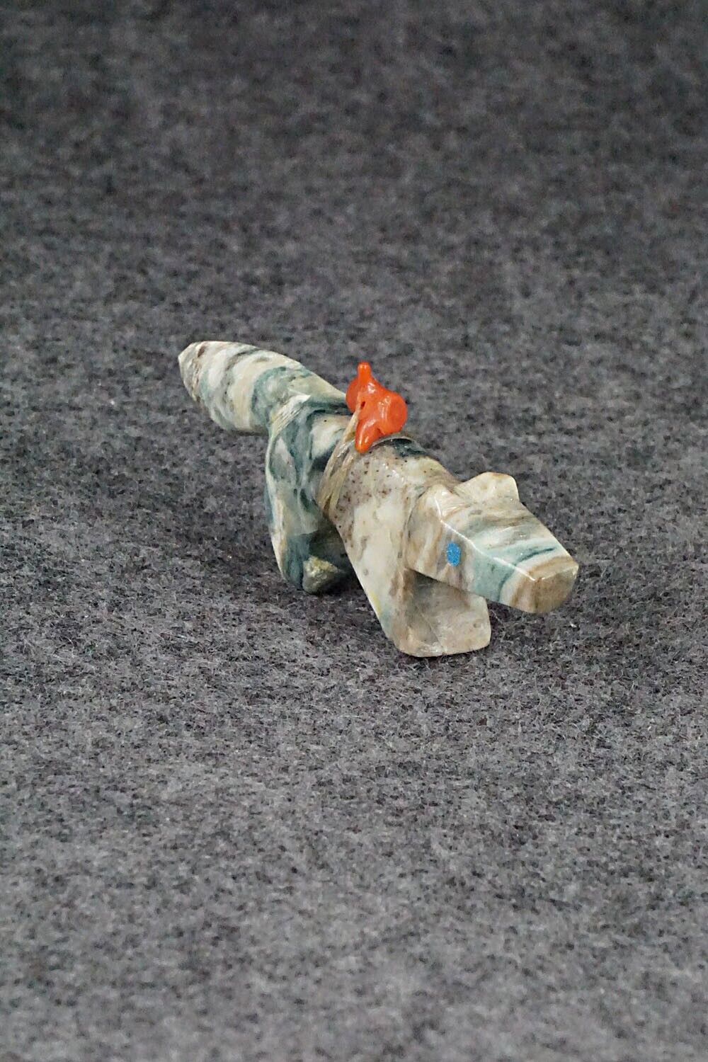 Wolf Zuni Fetish Carving - Fernando Laiwakete