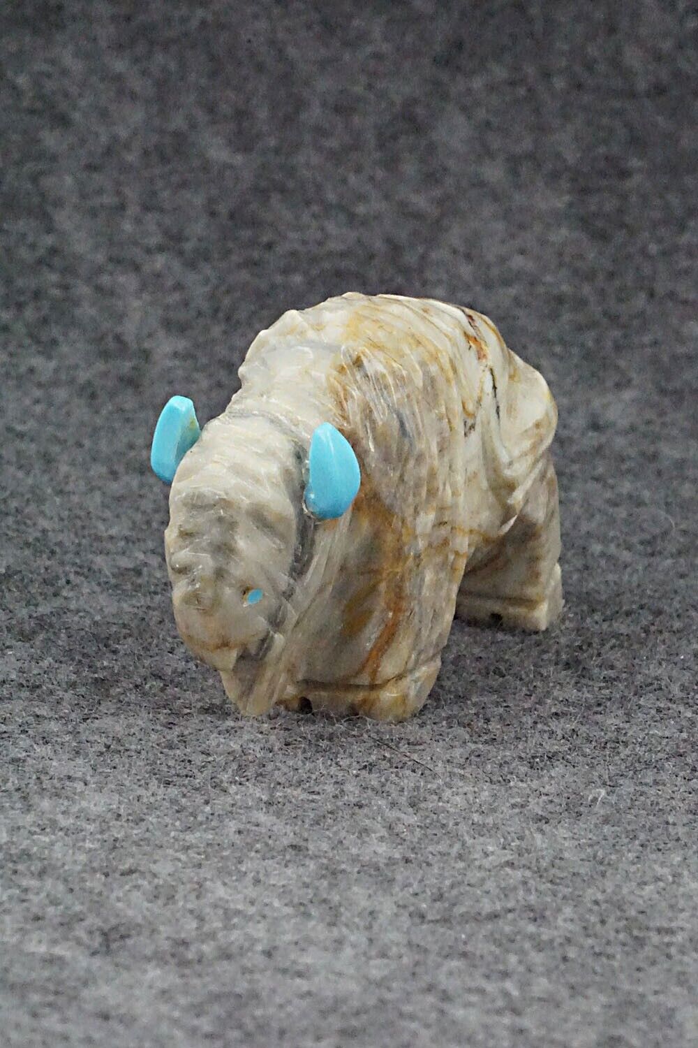 Buffalo Zuni Fetish Carving - Kevin Quam