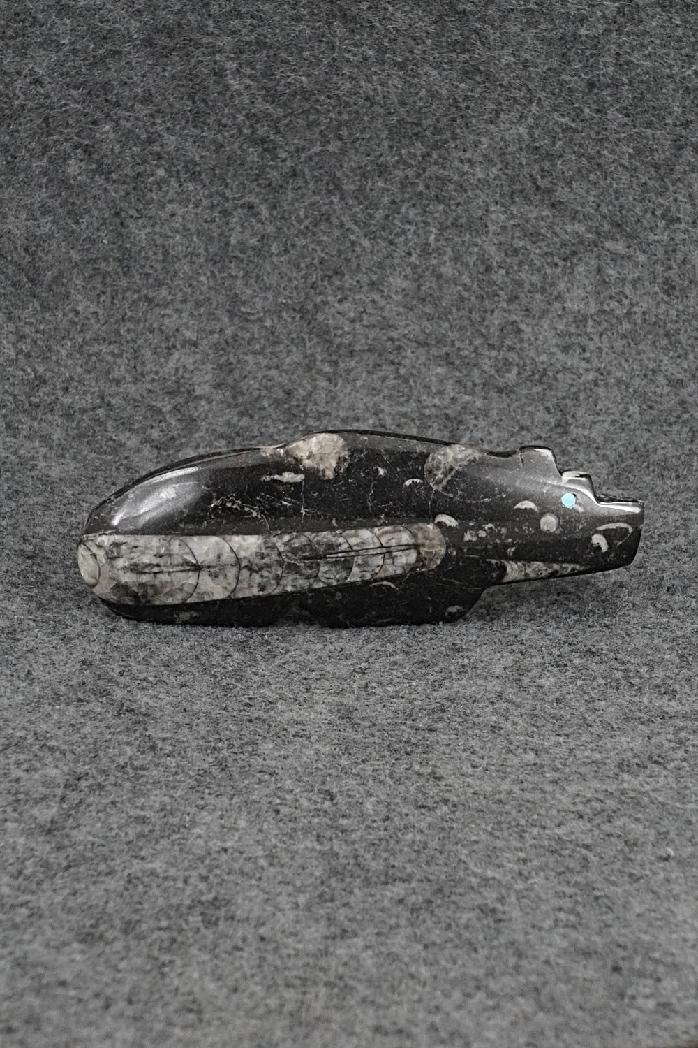 Bear Zuni Fetish Carving - Bernard Laiwakete