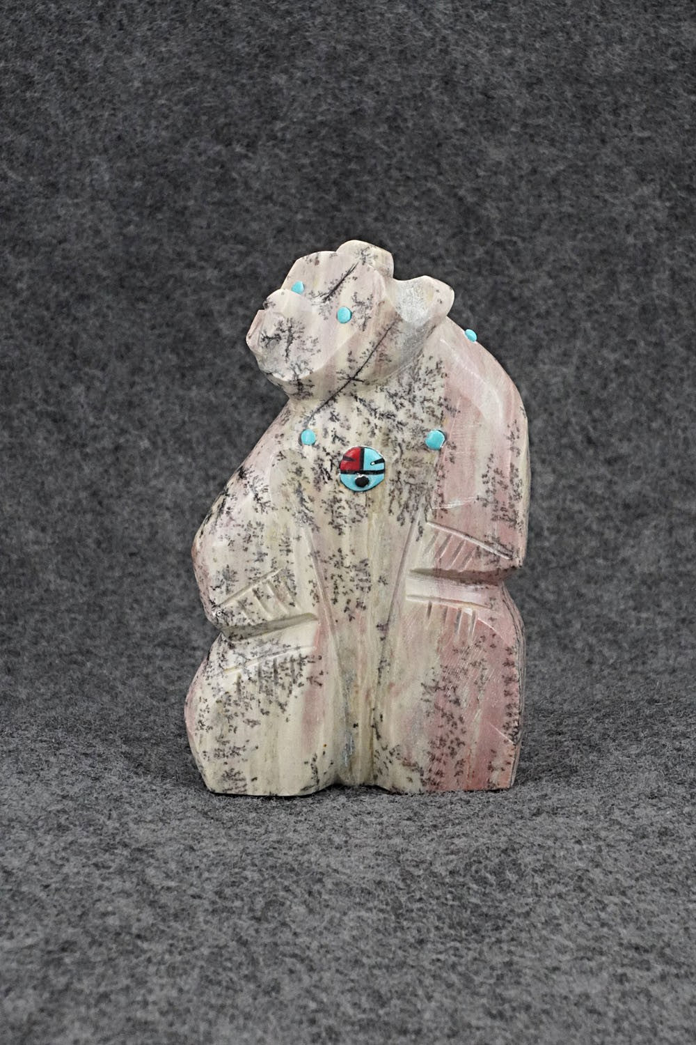 Bear Zuni Fetish Carving - Danette Laate