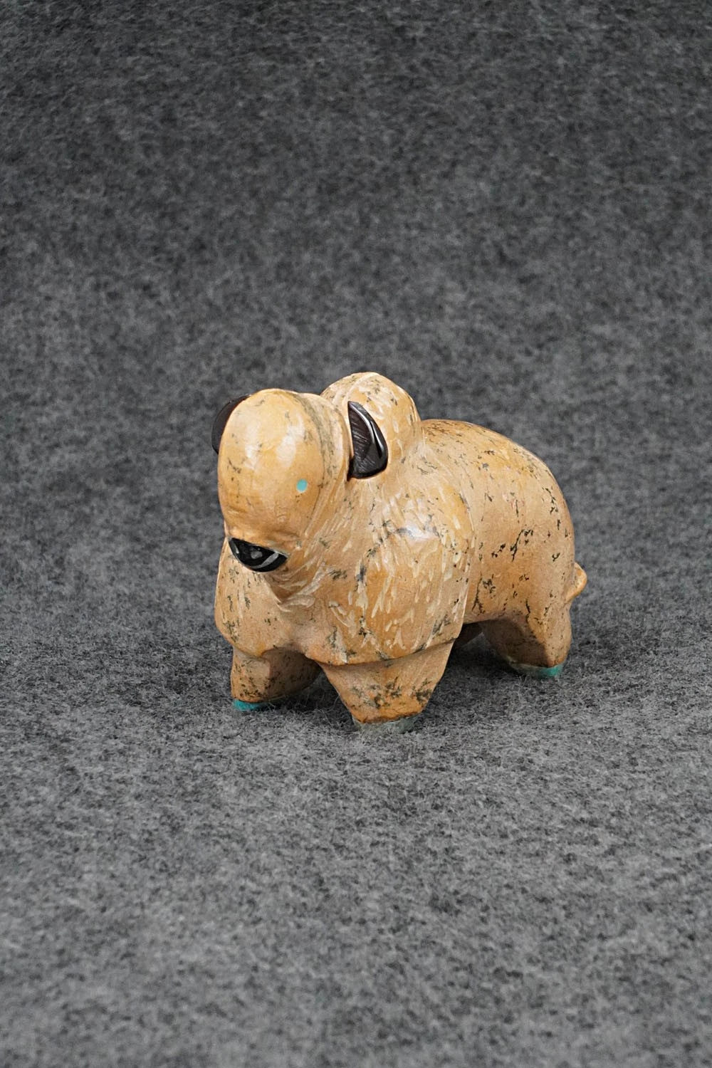 Buffalo Zuni Fetish Carving - Freddie Leekya