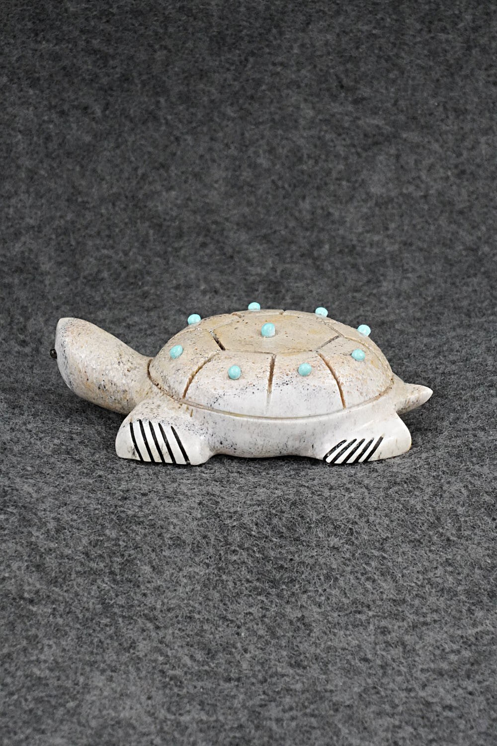 Turtle Zuni Fetish Carving - Claudia Peina