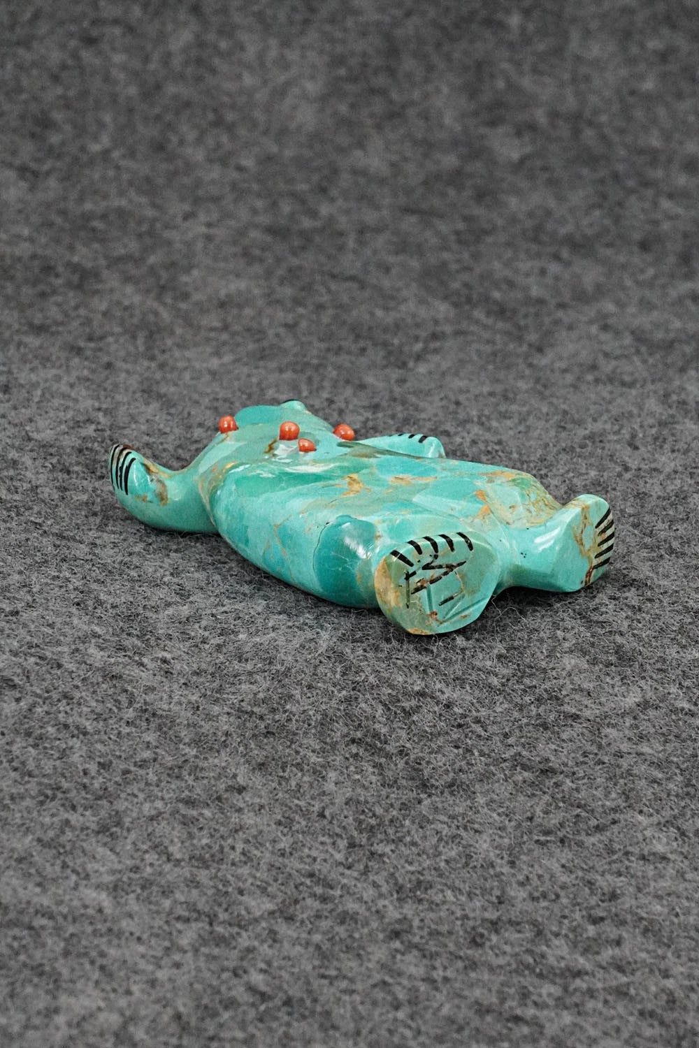 Bear Zuni Fetish Carving - Claudia Peina