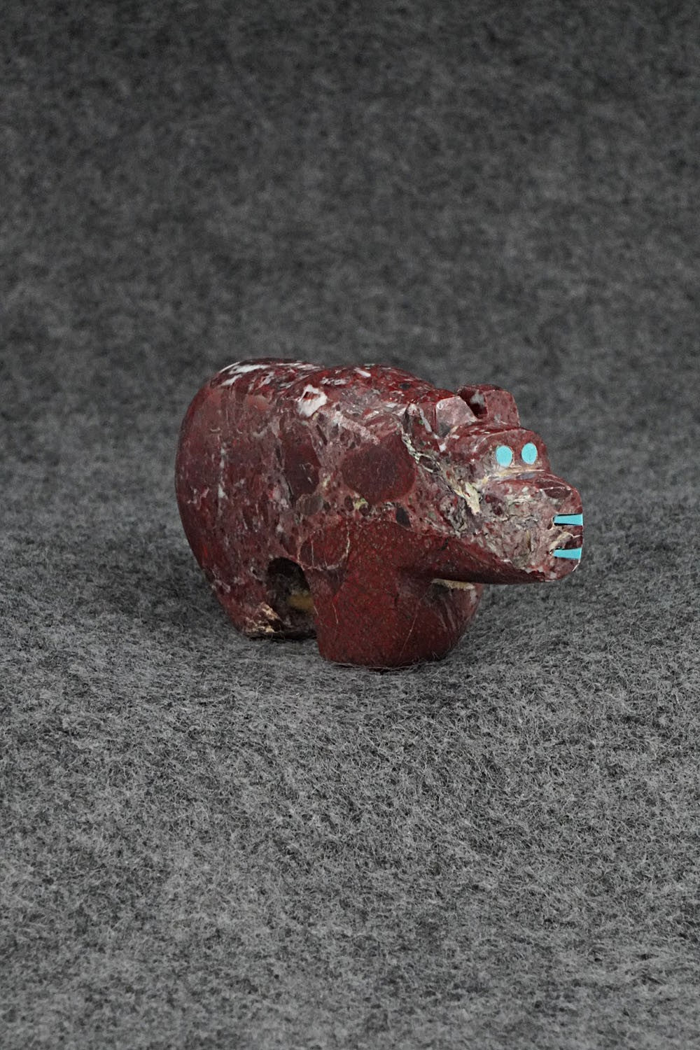 Bear Zuni Fetish Carving - Bernard Laiwakete