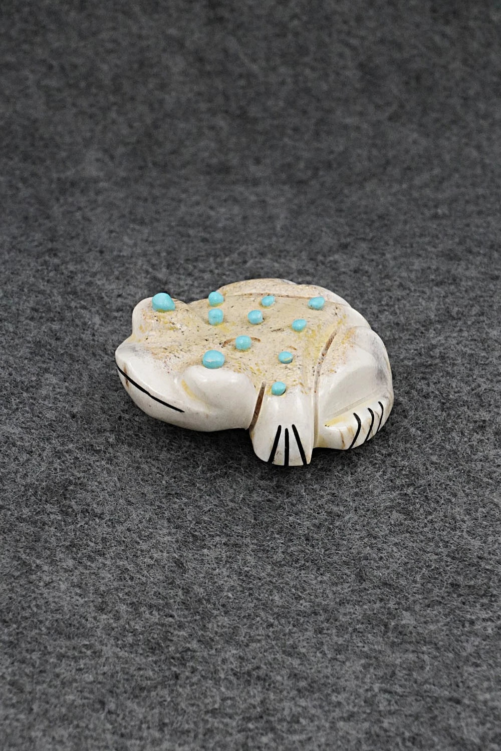 Frog Zuni Fetish Carving - Claudia Peina