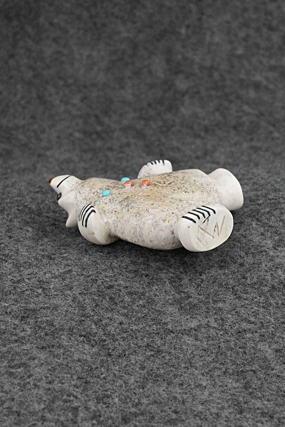 Bear Zuni Fetish Carving - Claudia Peina