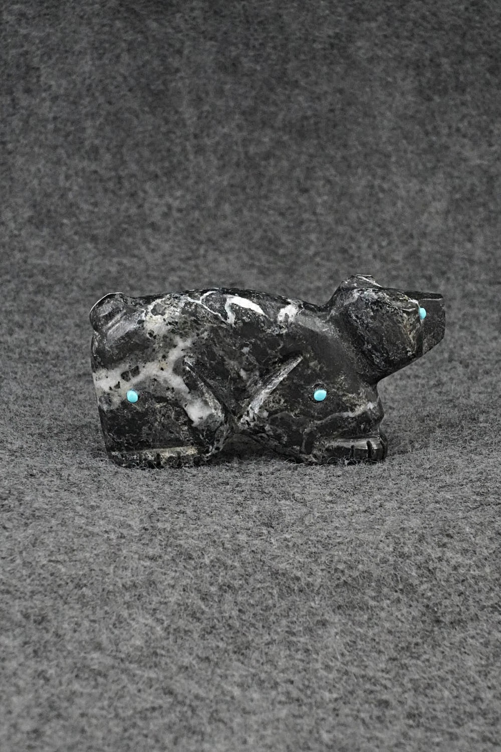 Bear Zuni Fetish Carving - Alexander Chavez
