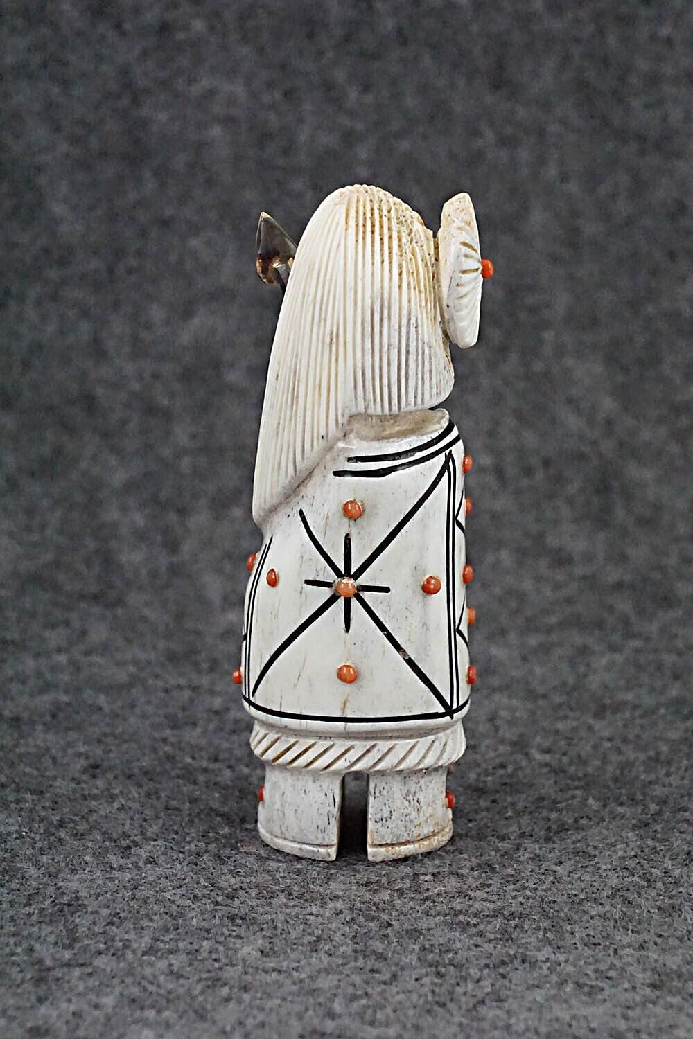 Hunter Zuni Fetish Carving - Claudia Peina