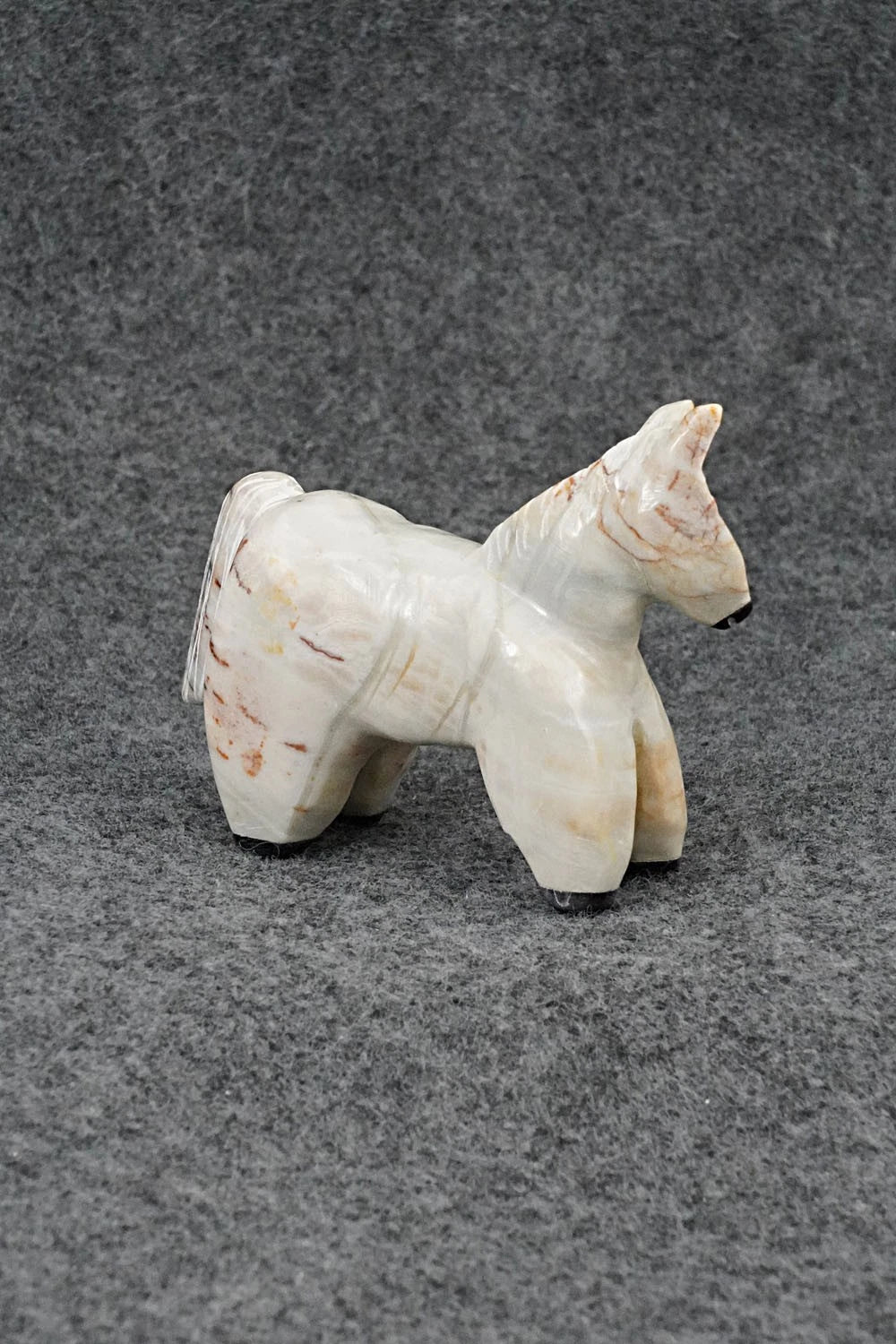 Horse Zuni Fetish Carving - Freddie Leekya