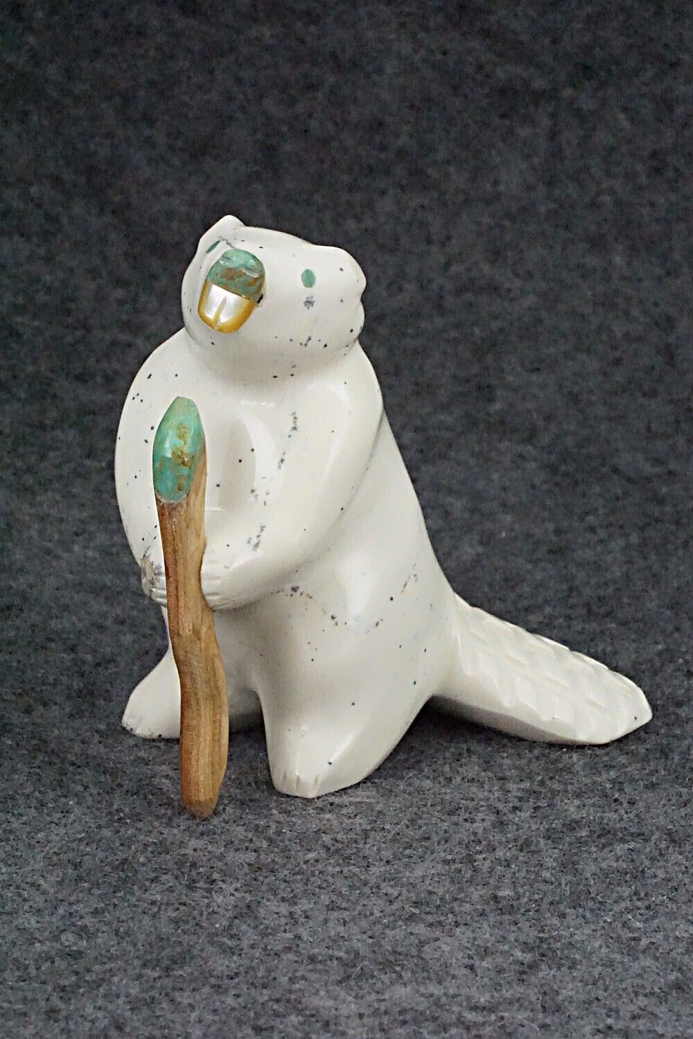 Beaver with Stick Zuni Fetish Carving - Enrike Leekya