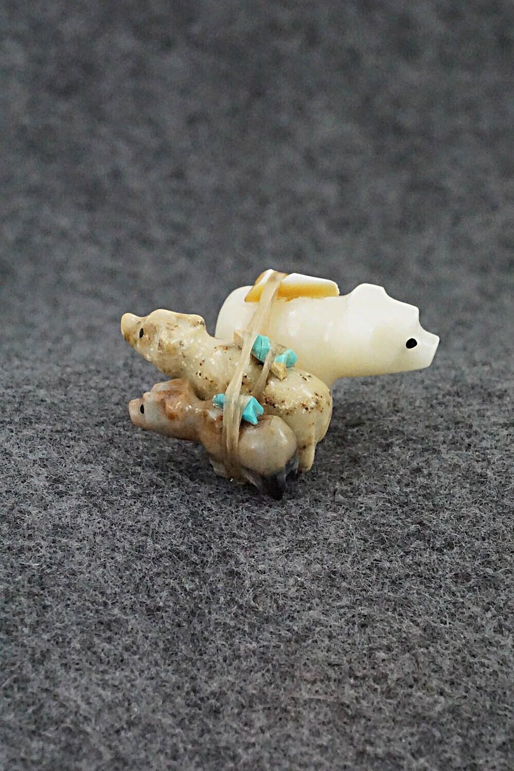 Bear and Cubs Zuni Fetish Carving - Jeff Eriacho
