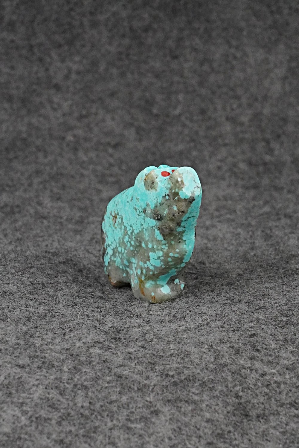 Bear Zuni Fetish Carving - Bernard Laiwekete