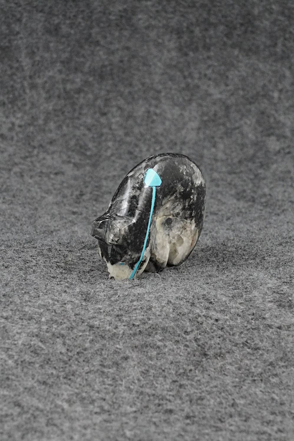Bear Zuni Fetish Carving - Kenric Laiwekete