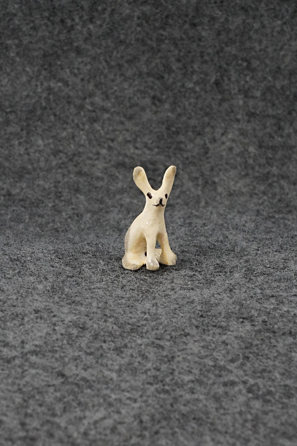 Rabbit Zuni Fetish Carving - Ruben Najera