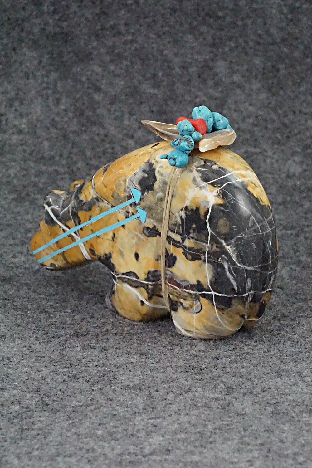 Bear Zuni Fetish Carving - Rodney Laiwakete