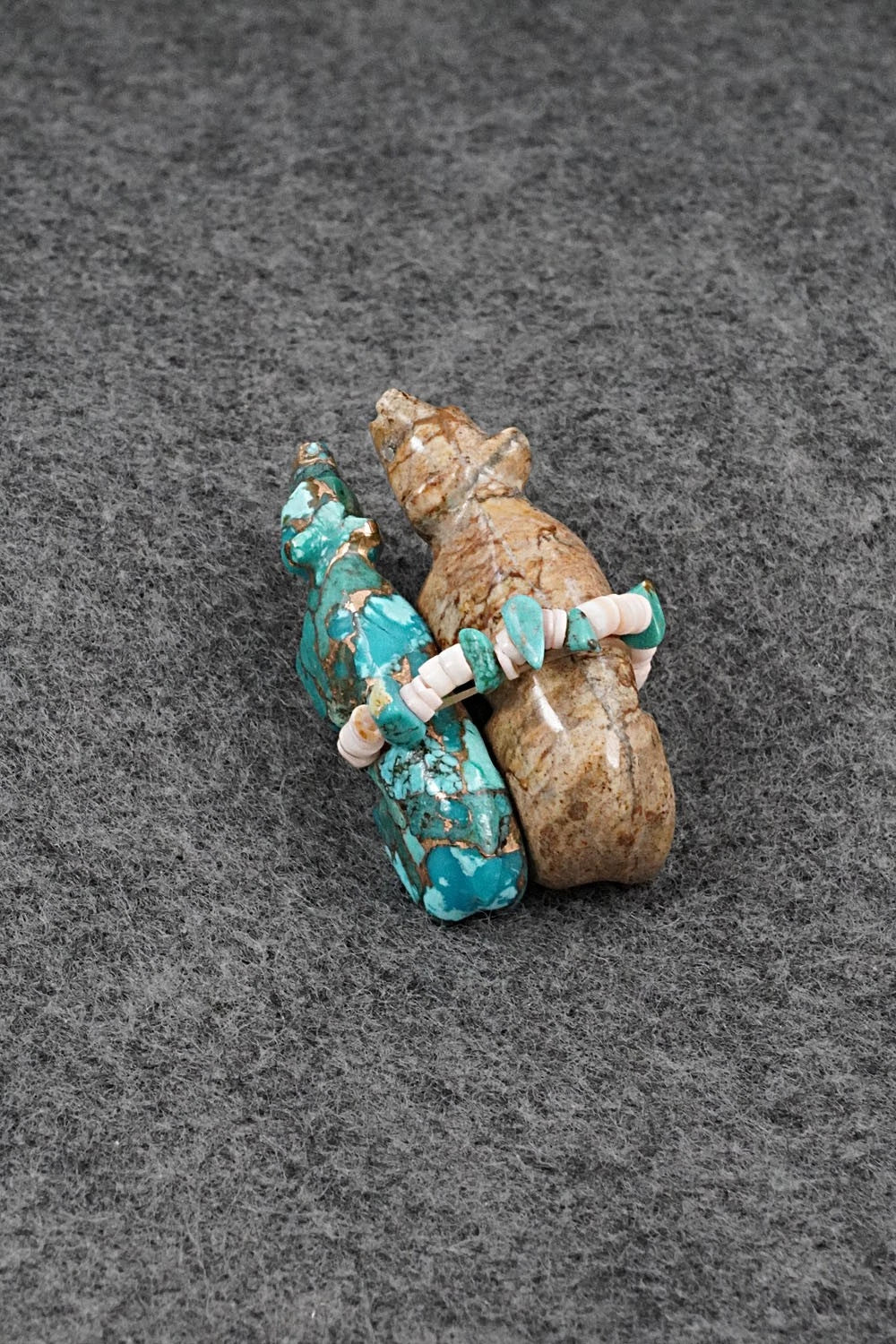 Bear Zuni Fetish Carving - Daisy Rose Leonard