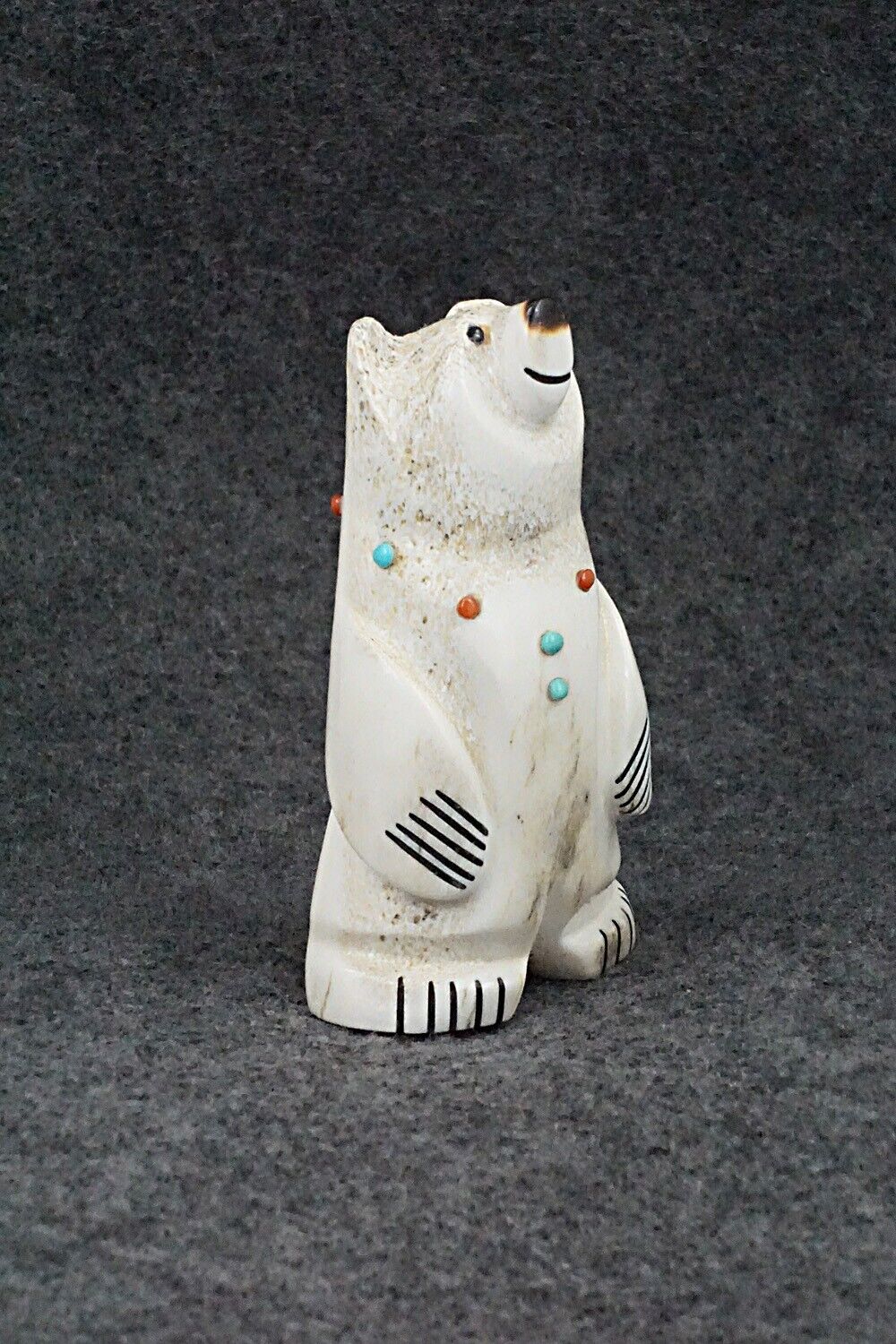 Bear Zuni Fetish Carving - Claudia Peina