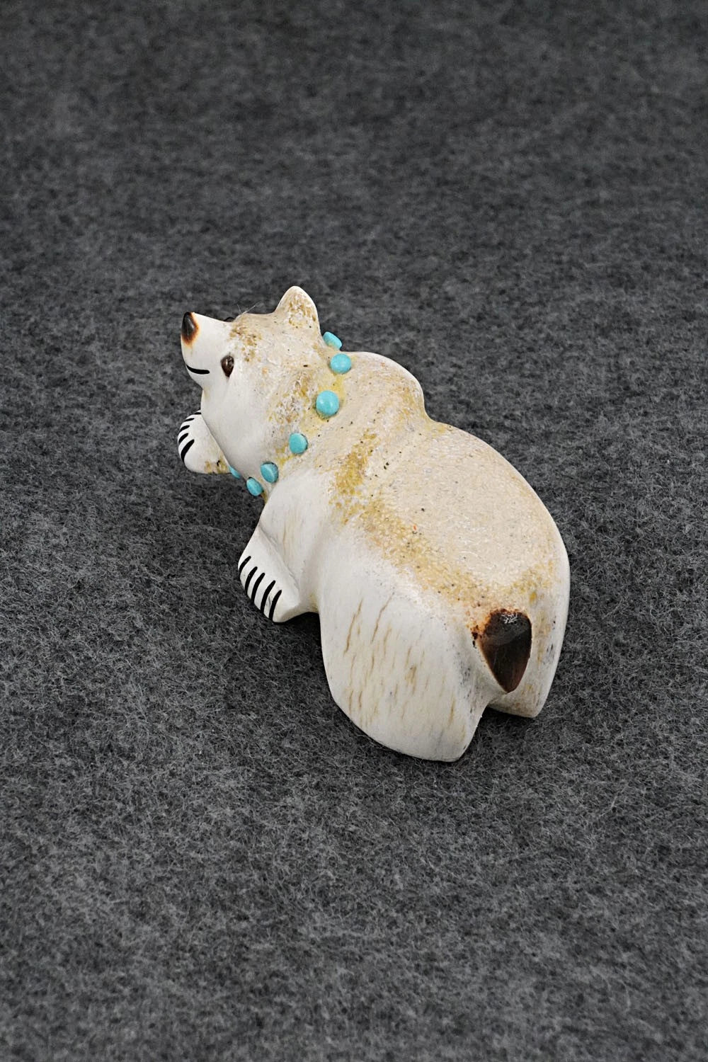 Bear Zuni Fetish Carving - Claudia Peina