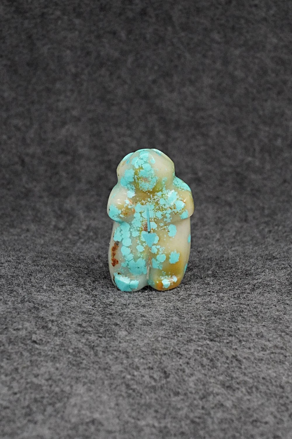 Bear Zuni Fetish Carving - Abby Quam Panteah