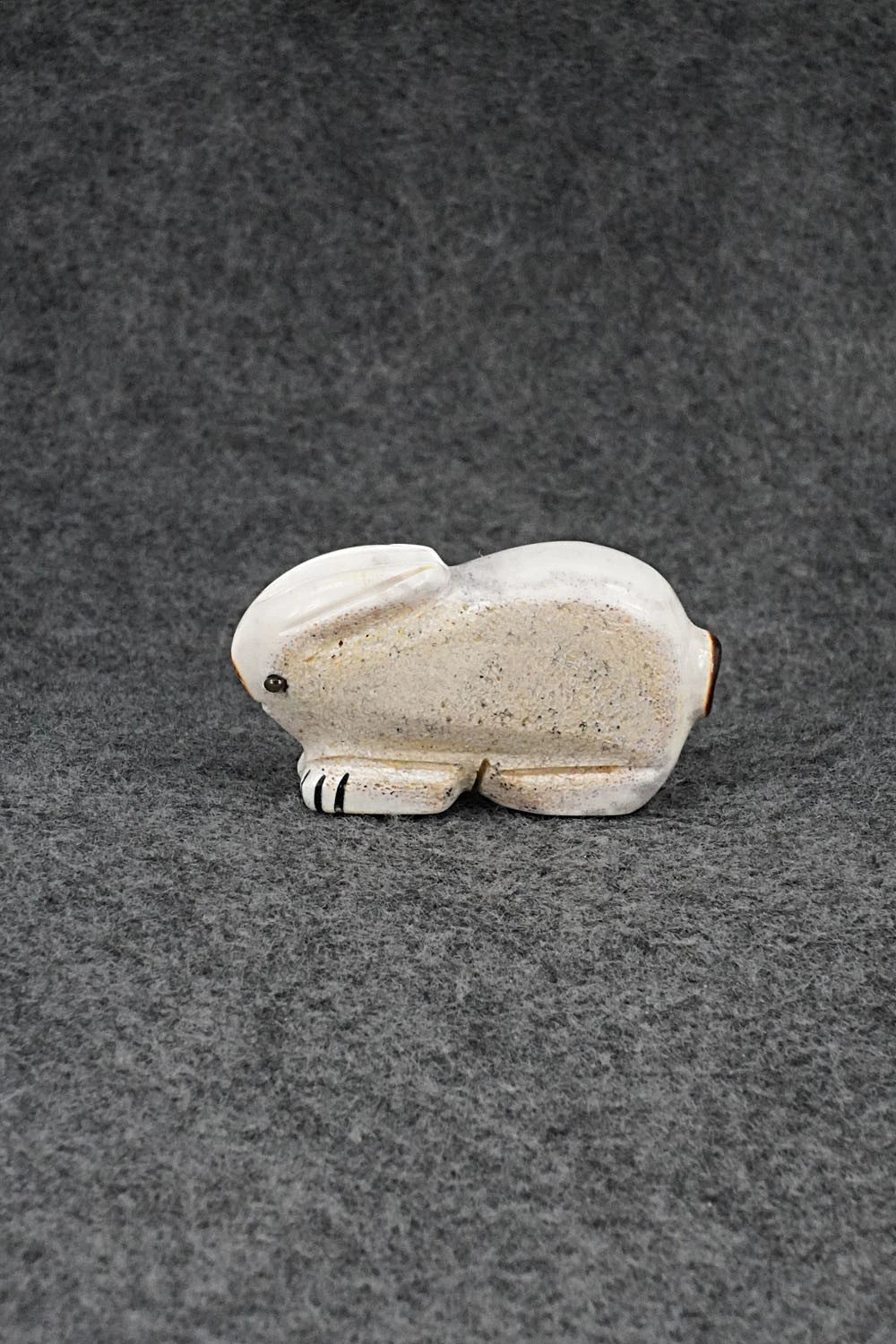 Rabbit Zuni Fetish Carving - Claudia Peina