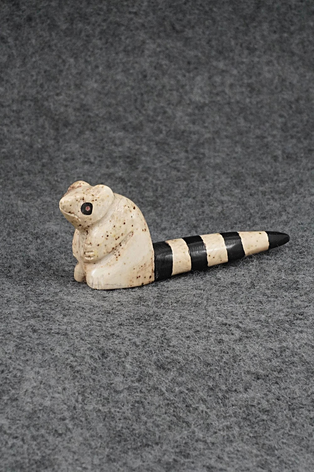 Raccoon Zuni Fetish Carving - Justin Red Elk