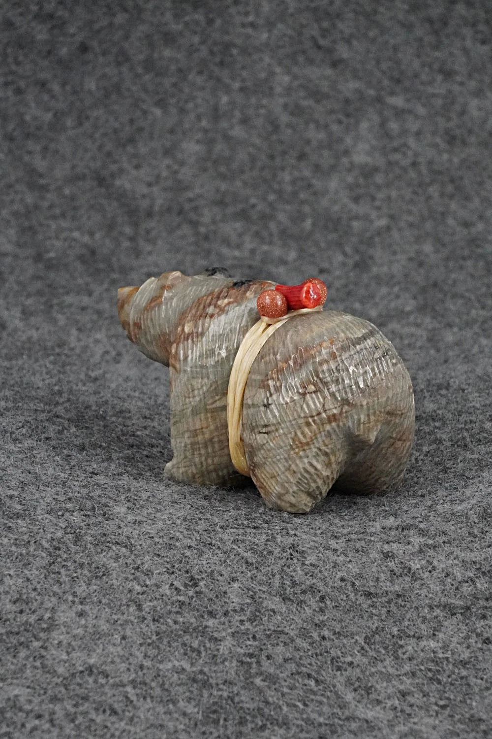 Bear Zuni Fetish Carving - Farlan & Paulette Quam