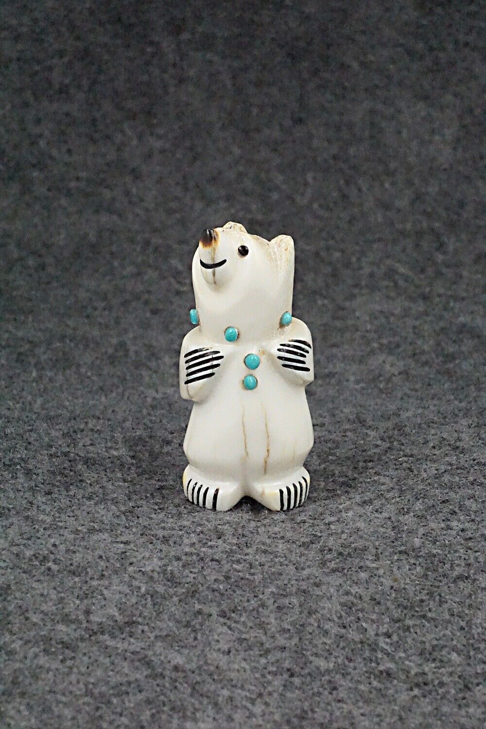 Bear Zuni Fetish Carving - Claudia Peina