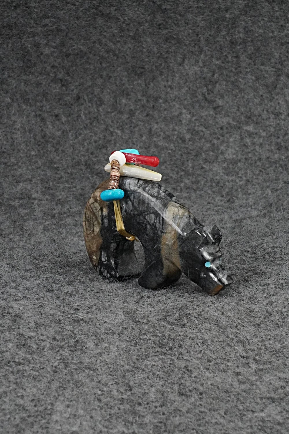 Bear Zuni Fetish Carving - Rodney Laiwakete