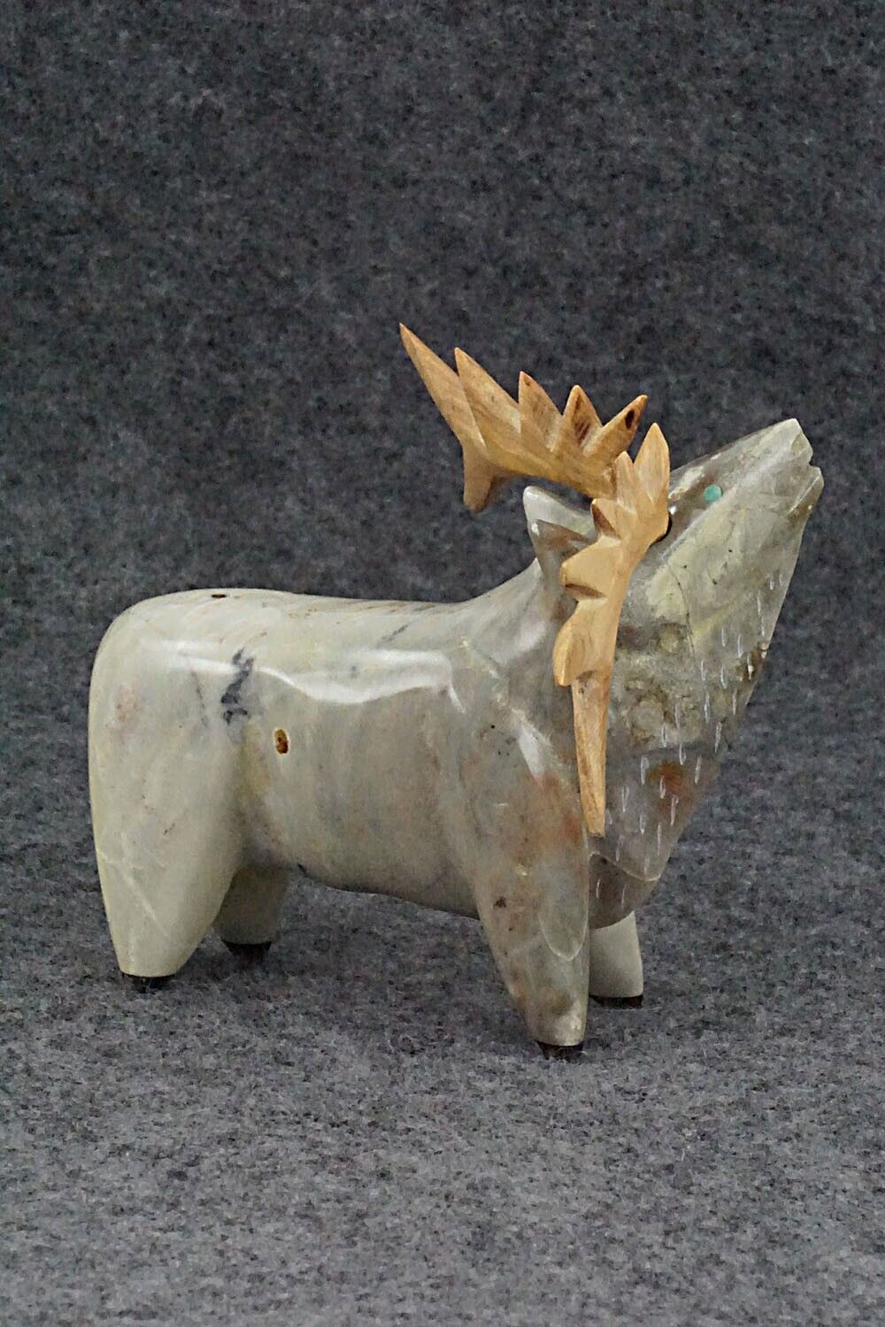 Elk Zuni Fetish Carving - Enrike Leekya