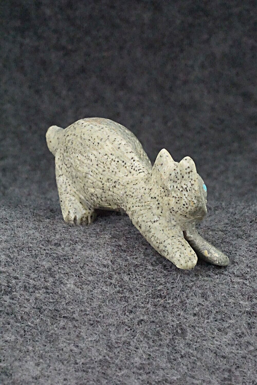 Bobcat Zuni Fetish Carving - Wilfred Cheama