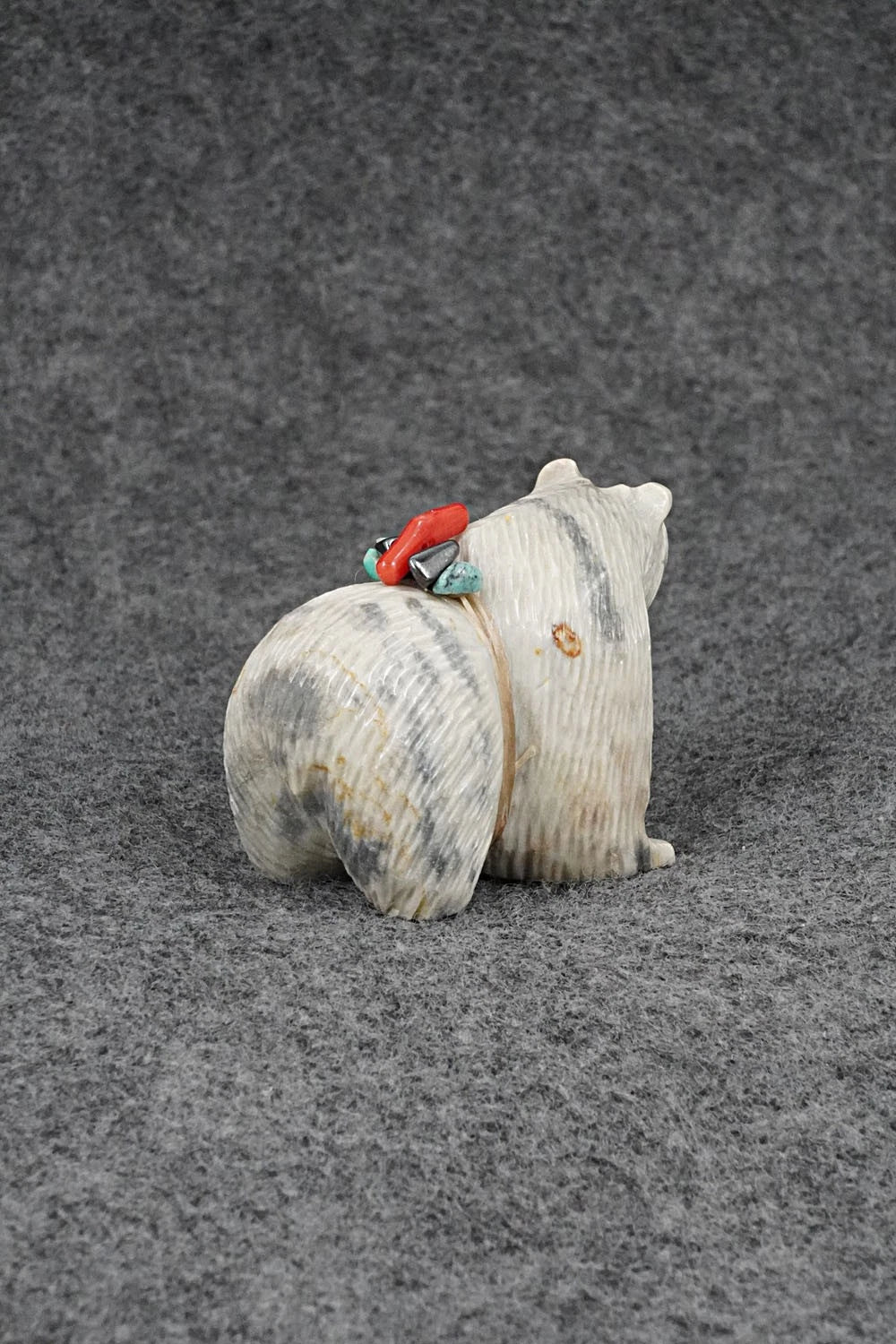 Bear Zuni Fetish Carving - Farlan & Paulette Quam