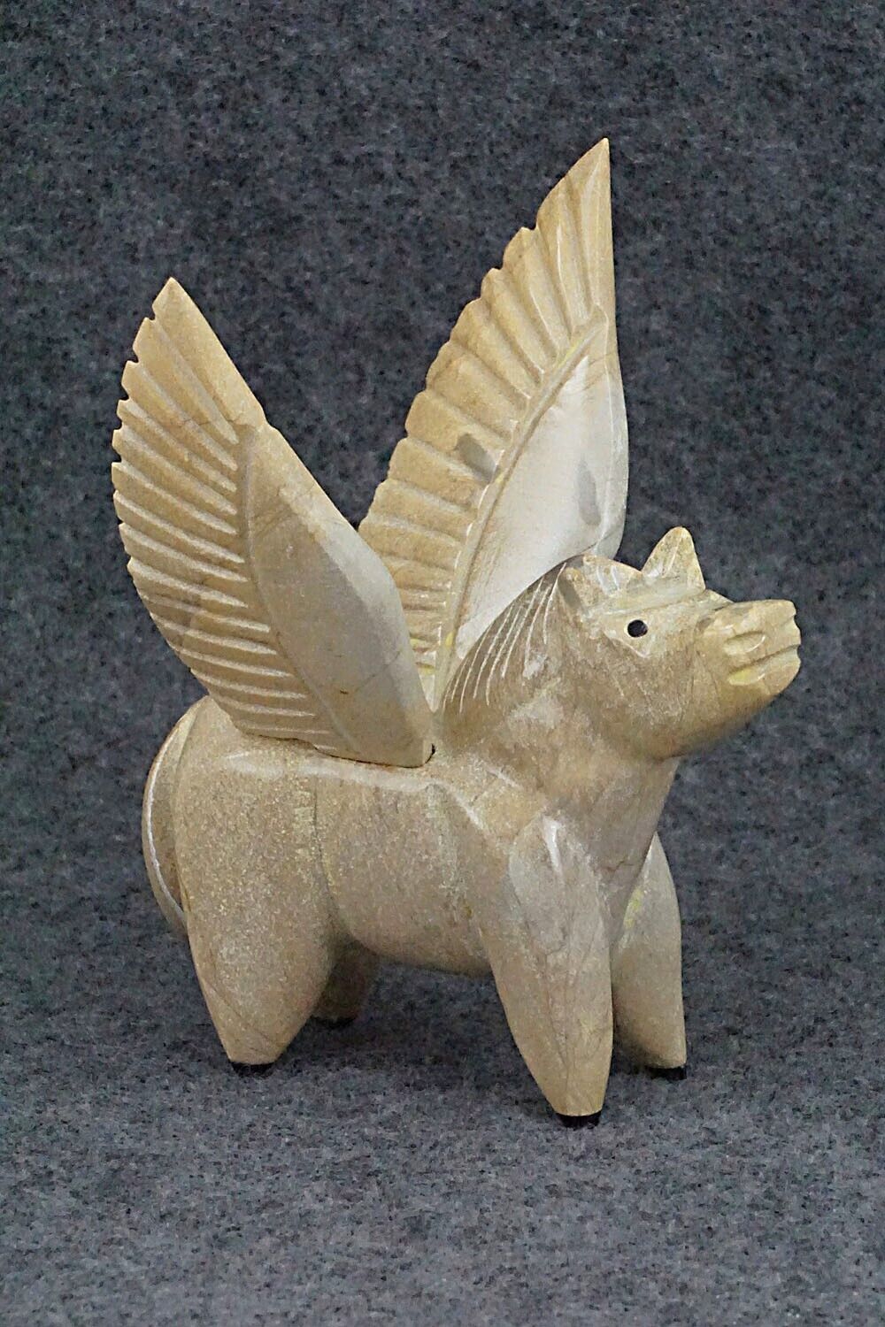 Pegasus Horse Zuni Fetish Carving - Enrike Leekya