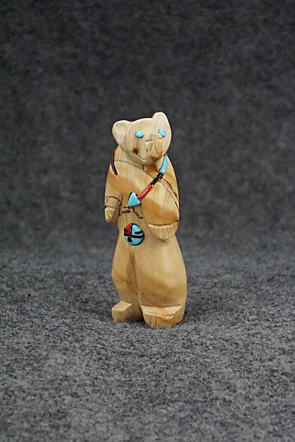 Bear Zuni Fetish Carving - Danette Laate